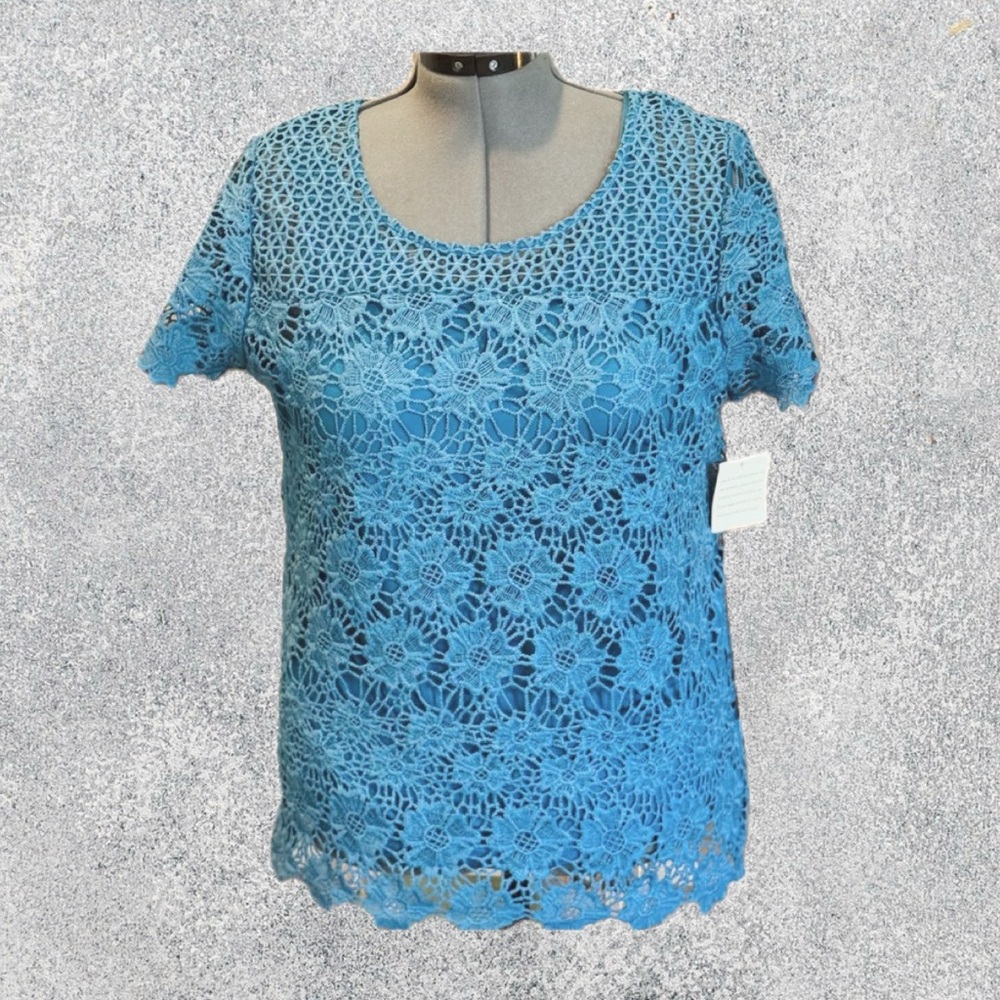 Hearts of Palm Blue Crochet Short Sleeve Top w/ Under Tank Size L